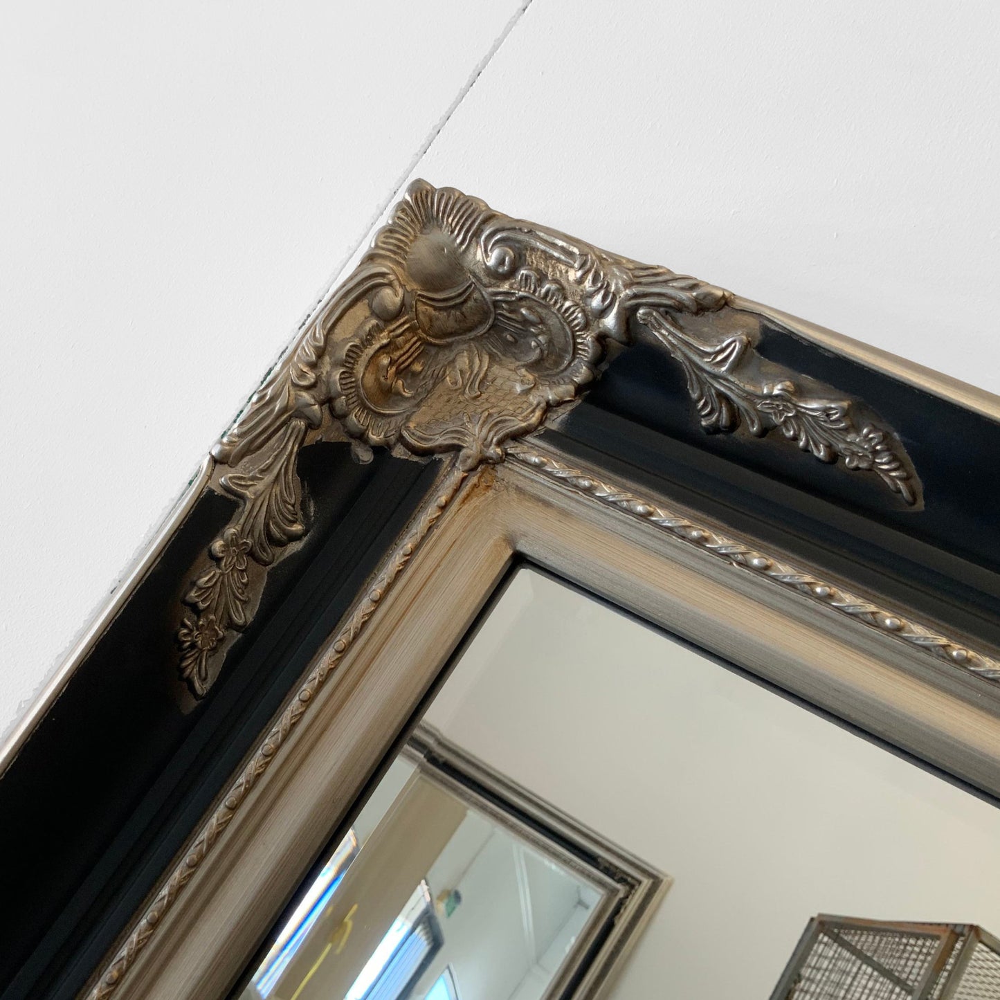 SALON DE PROVENCE | FRAMED MIRROR | SILVER & BLACK